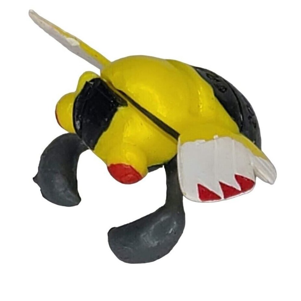Pokemon 2006 Mini Vinyl R/L W Gumball Toy Miniature Size Ninjask Action Figure